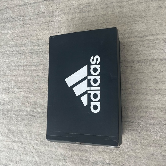 NEW Adidas 7.5 Women's Game Court Tennis Shoes Sneakers White Cream New in Box - Picture 6 of 6